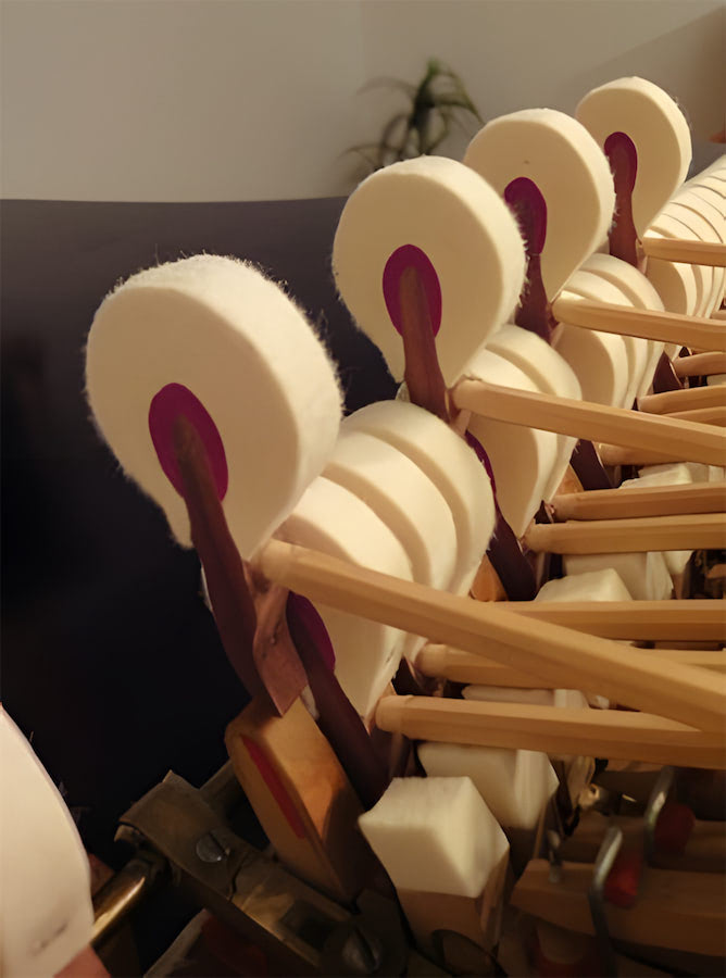 Hammerköpfe eines Flügels.